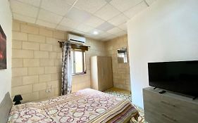 Cozy One Bed Apt - A Taste Of The Maltese Culture